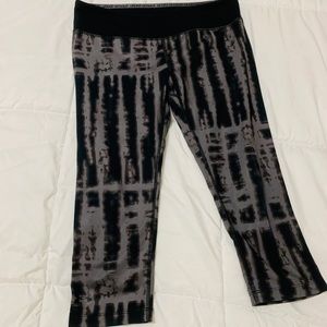 Under armour capri leggings M